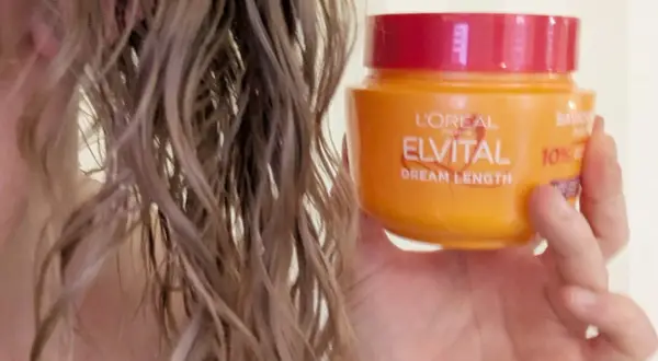 Hårinpackning för blekt hår. L'Oréal Elvital Dream Length räddar torrt och skadat hår.