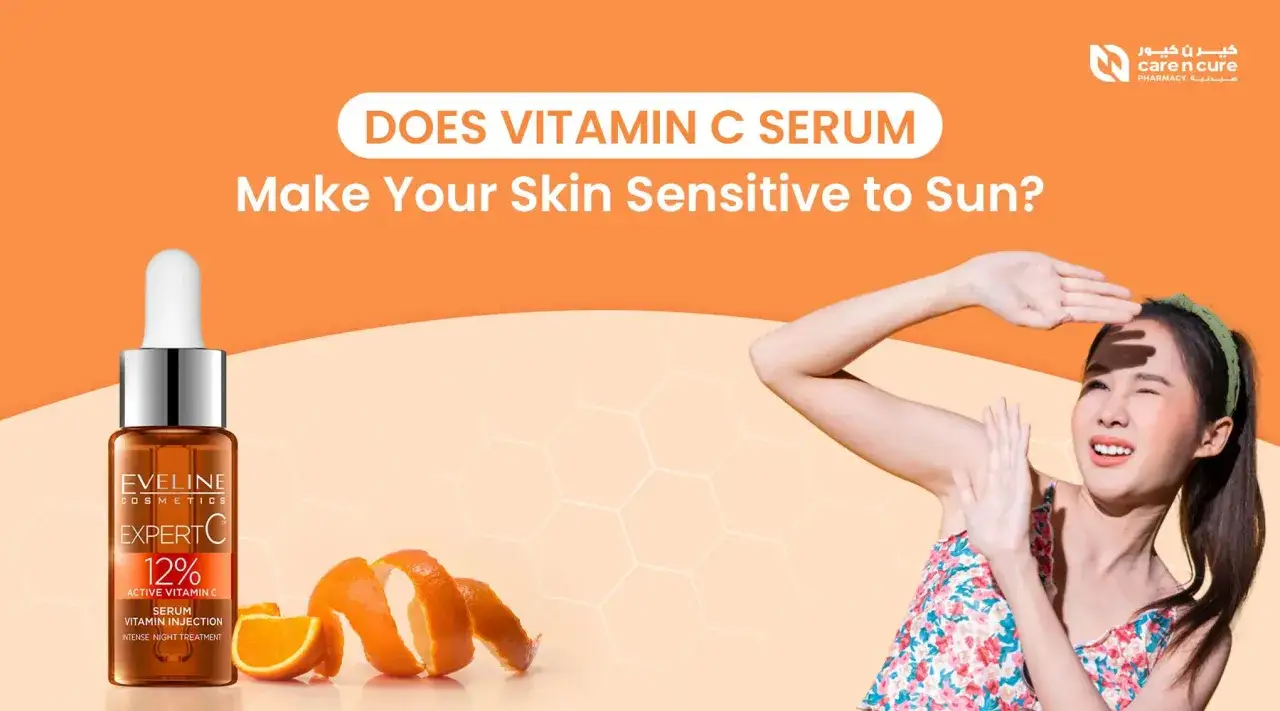 En kvinna skyddar sig fr&aring;n solen medan en flaska C-vitamin serum och apelsinskal visas. Fr&aring;gan om c vitamin hudv&aring;rd och solk&auml;nslighet st&auml;lls.